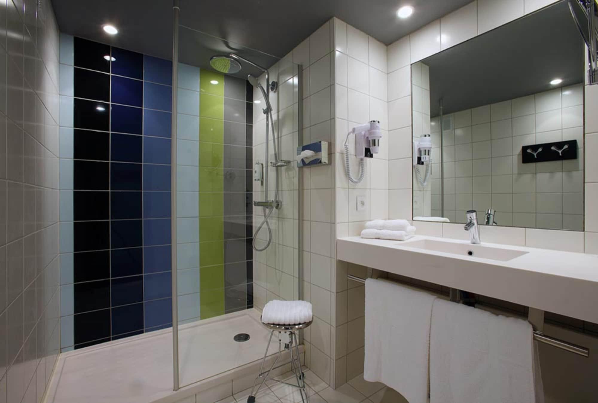 Hotel Le Cinq Hyper - Centre Chambery Room photo